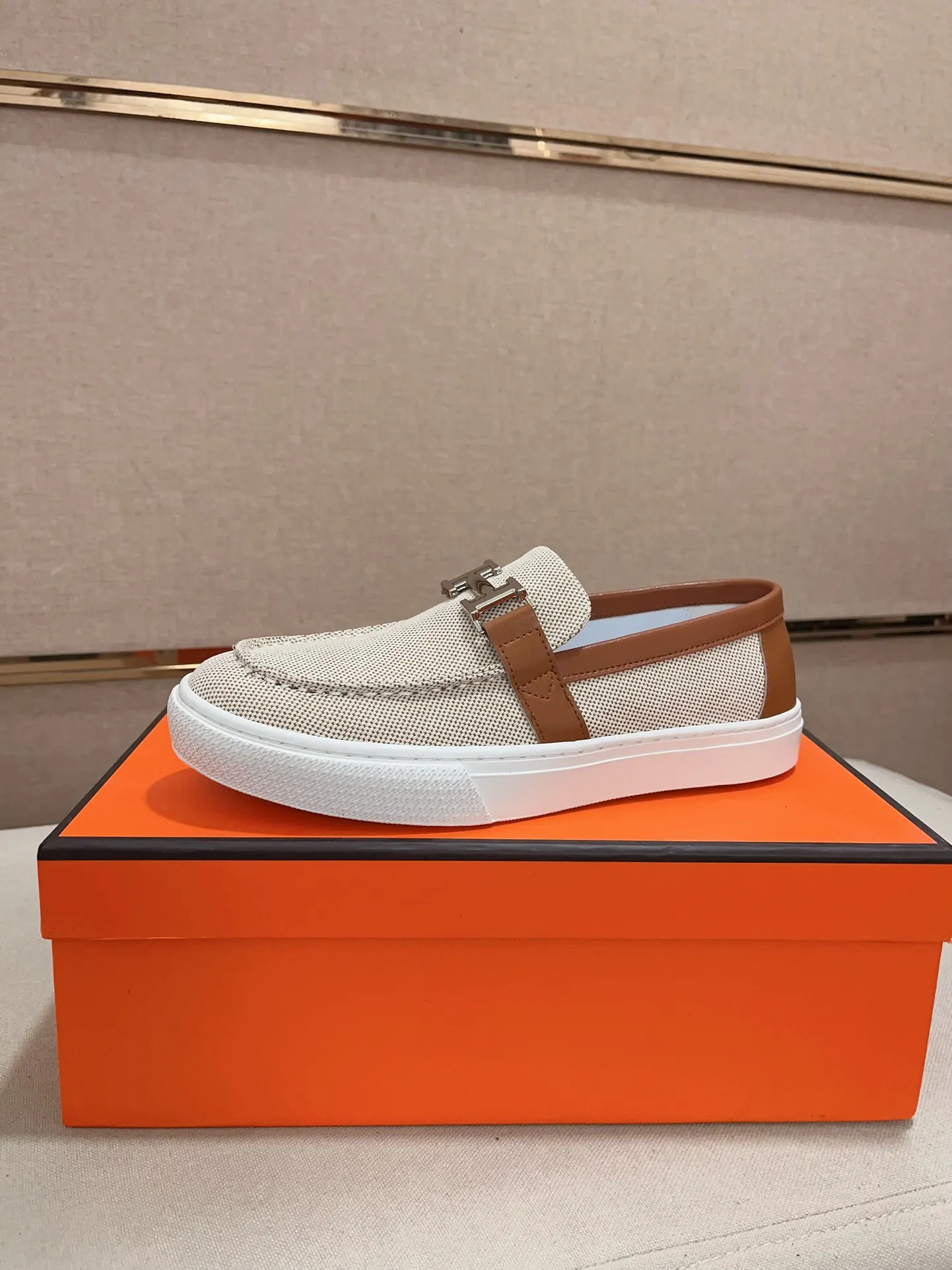 Men's clothing and shoes💰: 400💰《HERMES》【Classic Original Version】Hermès; Top 🔝 Purchasing Agency 🔍🔍Men's latest 🇺🇸 counter sales simultaneously, original ▲▲cowhide imported from Italy ▲▲Exquisite workmanship (Italian 🇮🇹Imported water-dyed 🐂cowhide lining) sole: original sole provided by the original factory, ⚠️exclusive double-layer activity·TPR·rubber·combined molded outsole; Code number: 38-44 (45/46 can be customized, non-refundable)